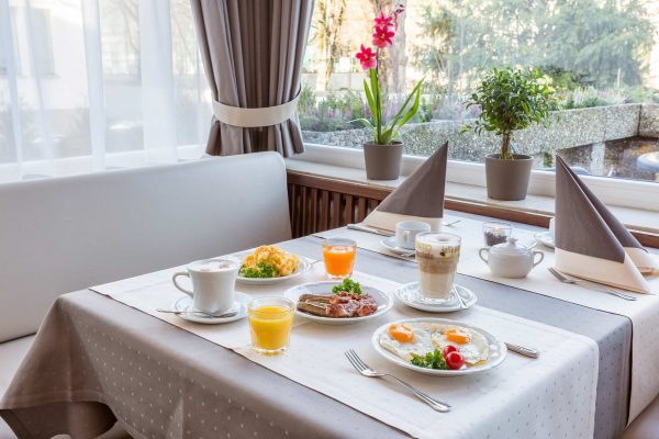 Restaurant / Spiesesaal | Villa Westend Hotel an der Messe | Frankfurts Geheimtipp · Reisende · Urlauber