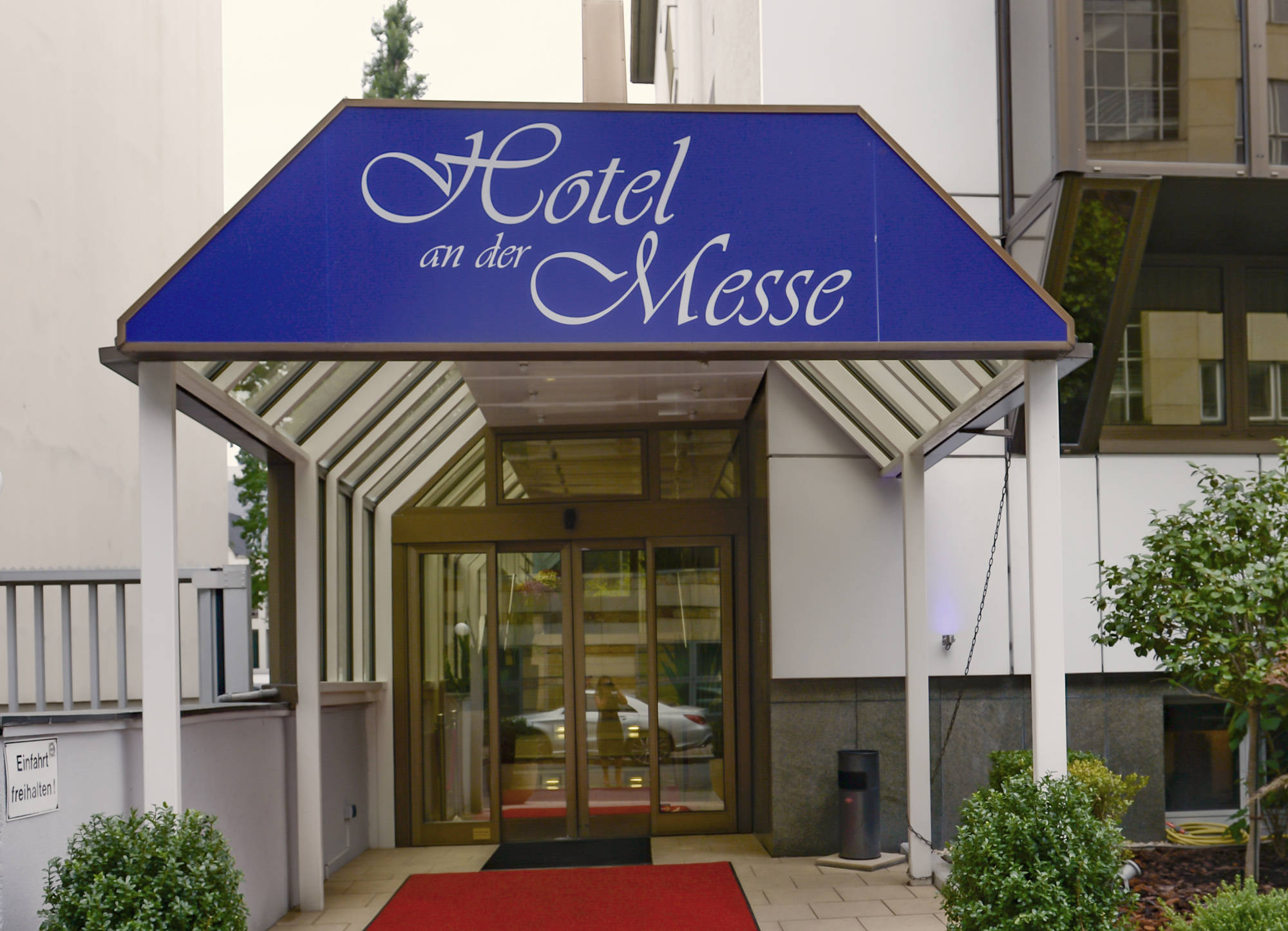 Eingang | Villa Westend Hotel an der Messe | Frankfurt's insider tip · Business · Leisure